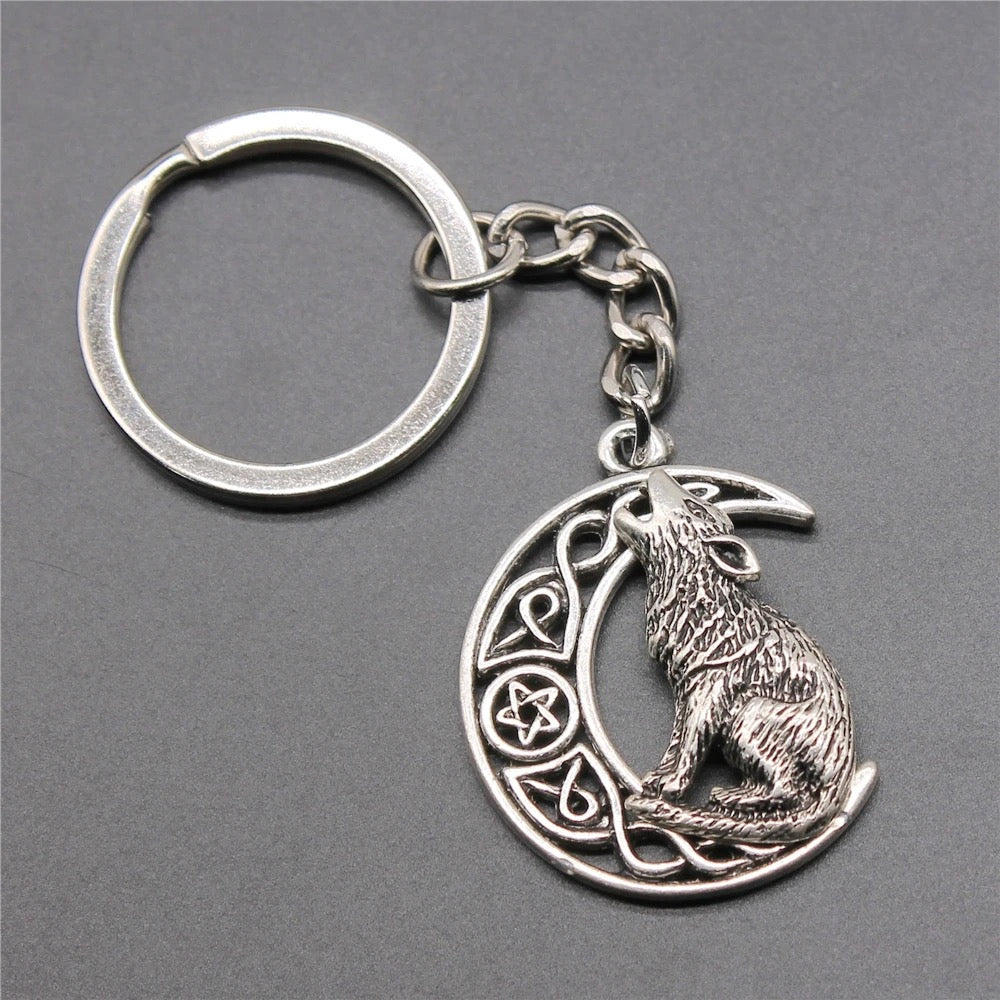 Howling Wolf Viking Keychain