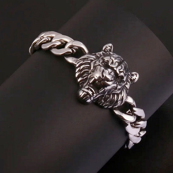Sleek Titanium Lion Head Link Bracelet - 304 Stainless Steel